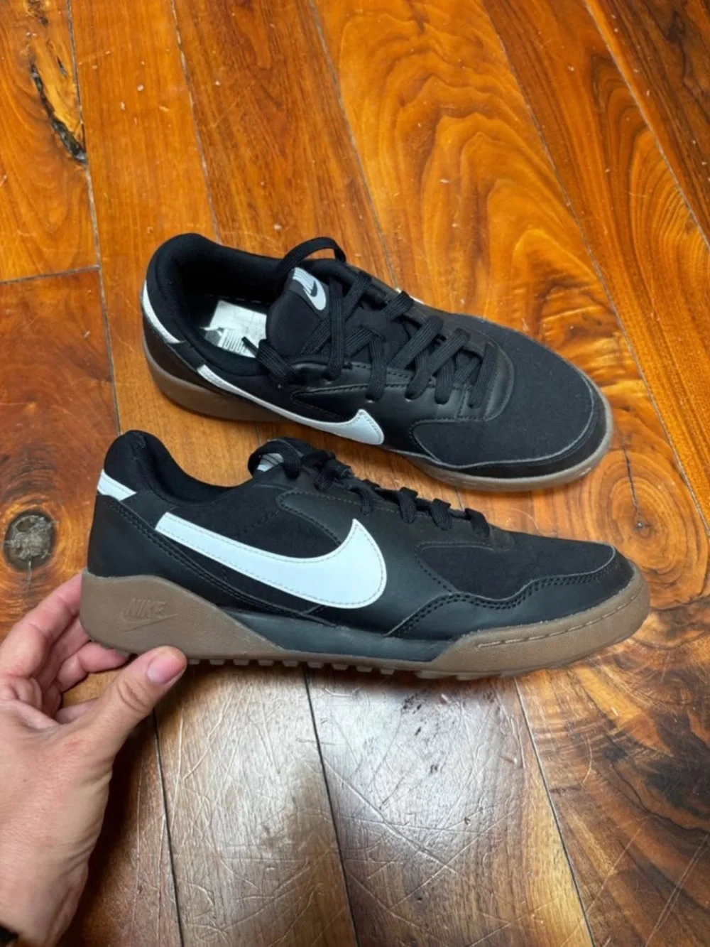 Nike Big Kids’ Black Sneakers Unisex 5Y
